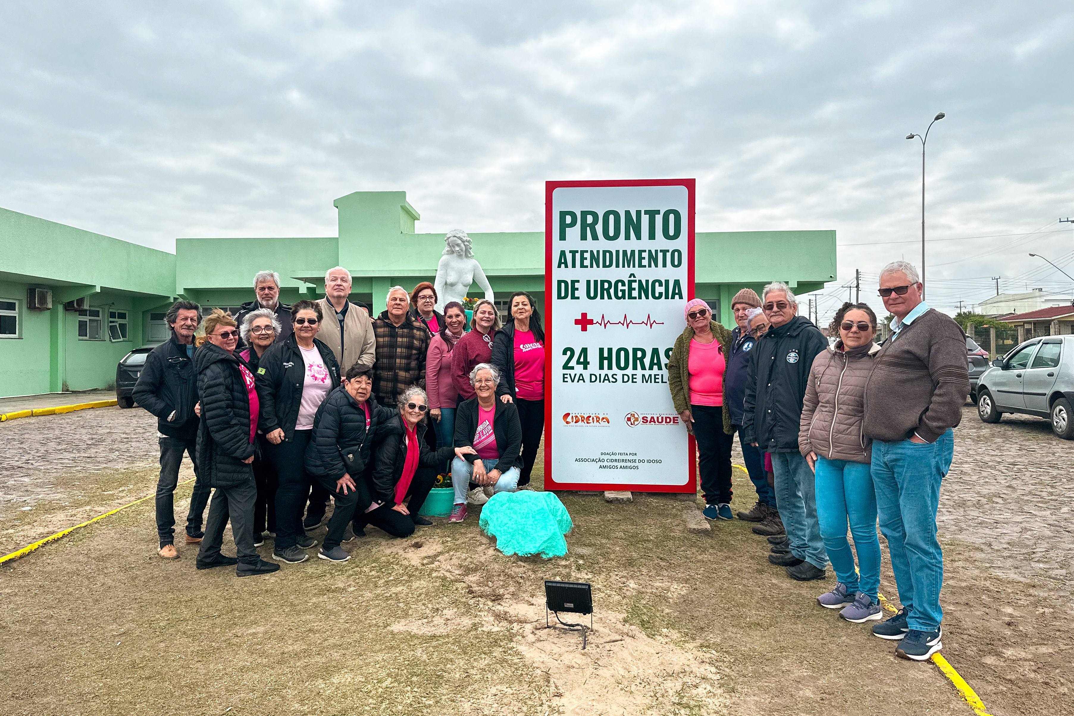 Solenidade de inauguração da nova identificação das unidades de saúde e assistência ocorreu no início de outubro. (Foto: Prefeitura Municipal de Cidreira)
