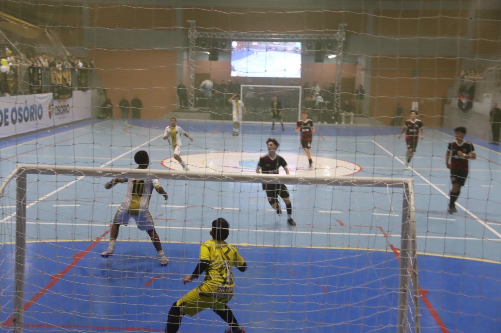 Finais do Campeonato Municipal de Futsal de Osório mobilizaram o Ginásio Rutílio Kestering na última sexta-feira. (Foto: Jornal Rota do Mar)