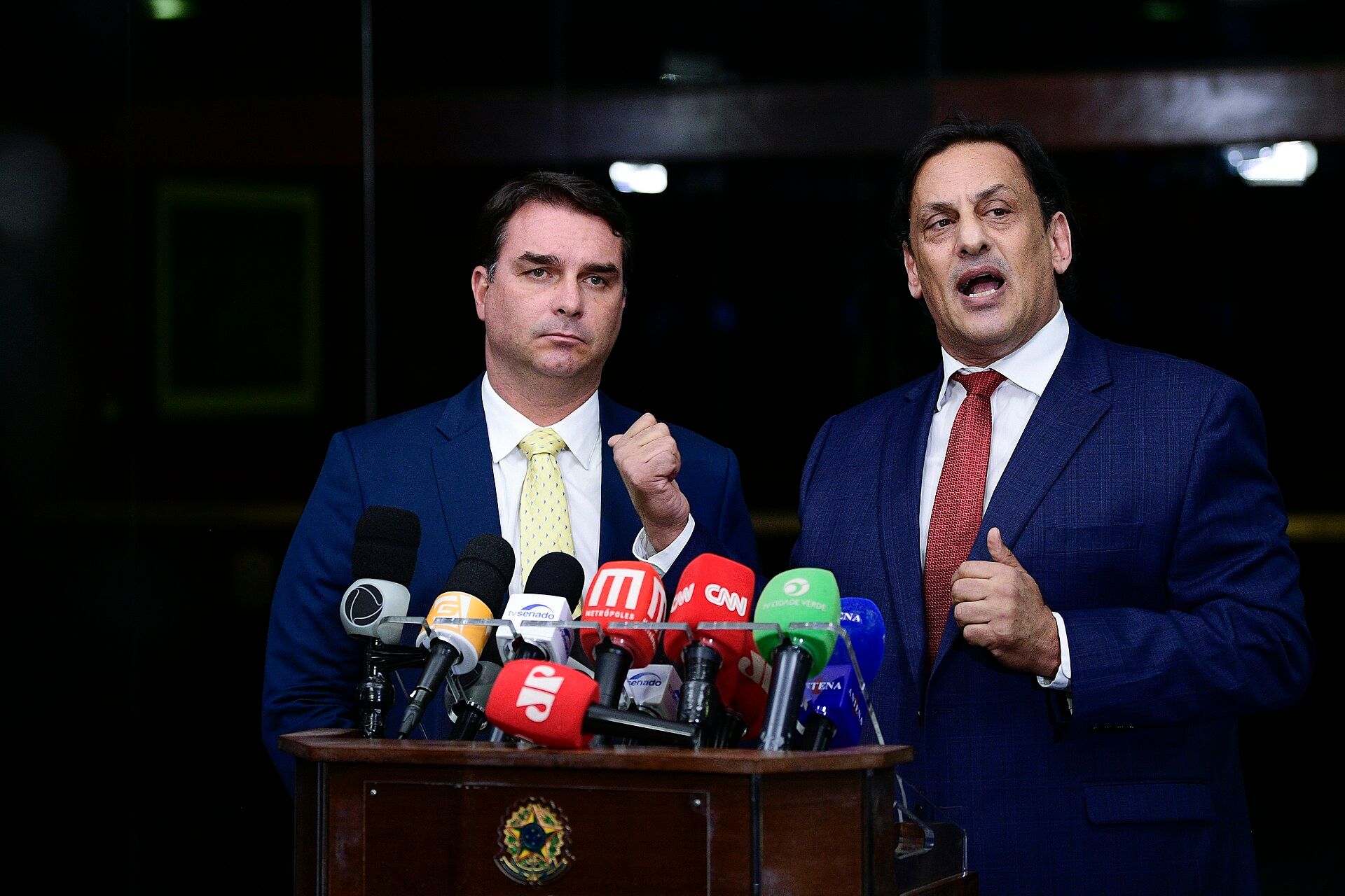 Flávio Bolsonaro em entrevista no Senado (Foto de arquivo: Agência Senado / Wikimedia Commons (CC BY 2.0))