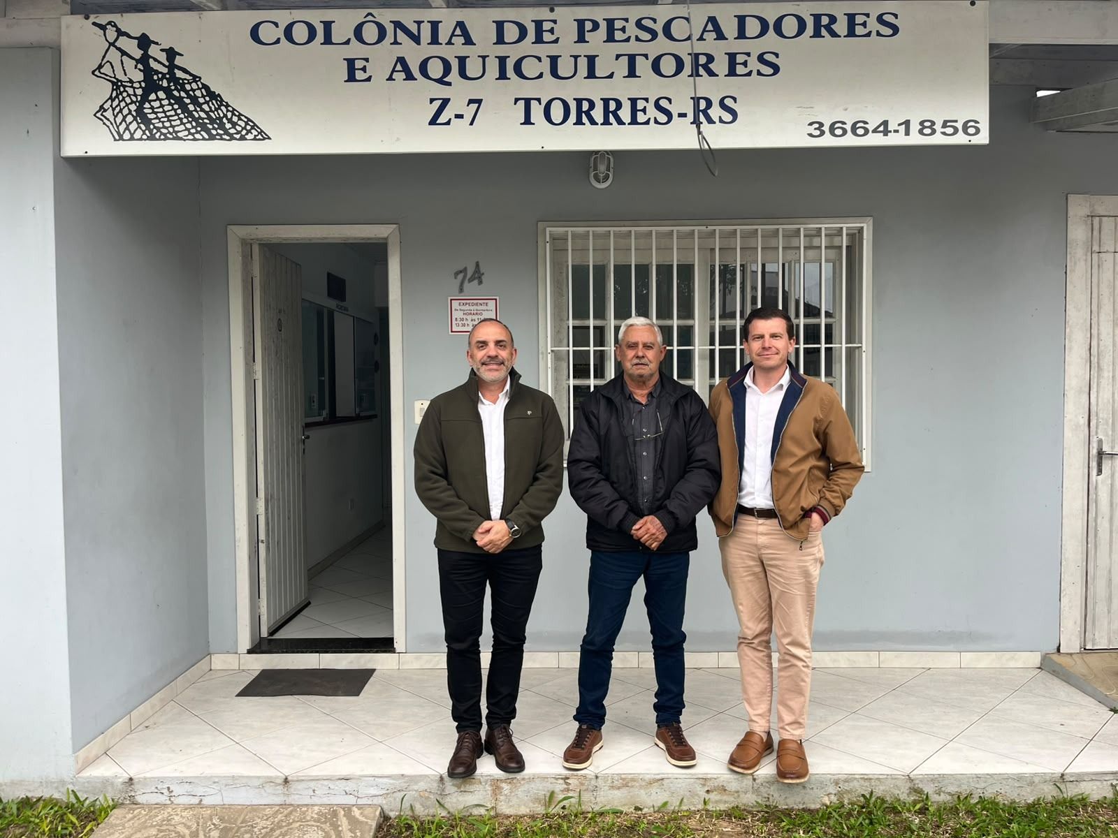 Reunião entre representantes da Corsan e da Colônia de Pescadores Z-7 em Torres. (Foto: Corsan � saneamento) (Foto: Divulgação/Corsan)